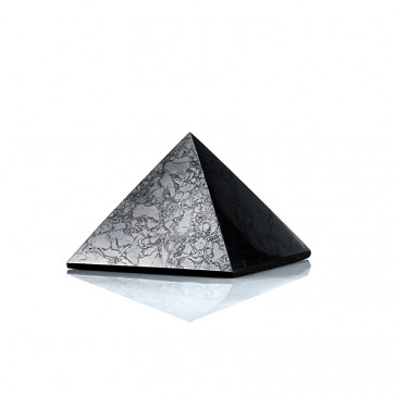 Sungiit pyramiid, 3cm