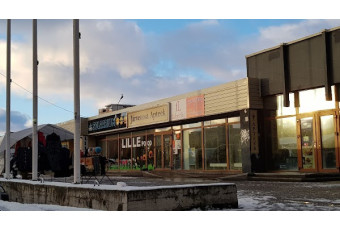 Kollane kaubanduskeskus